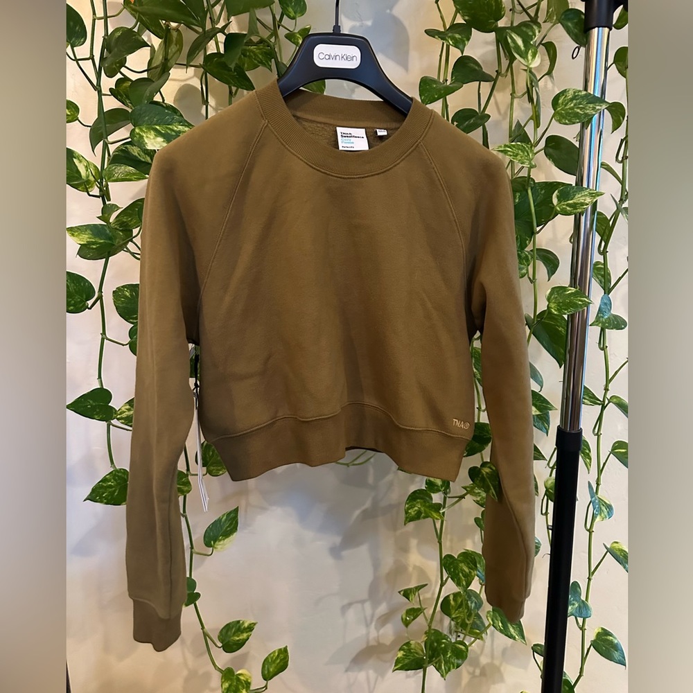 NWT TNA Cozy Fleece Cropped Sweatshirt